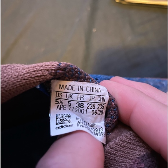 Yeezys boost 380 azure size 5.5 women’s - Picture 5 of 5